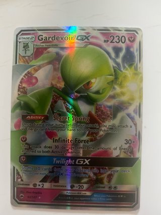 Carta Pokémon Gardevoir GX 93/147