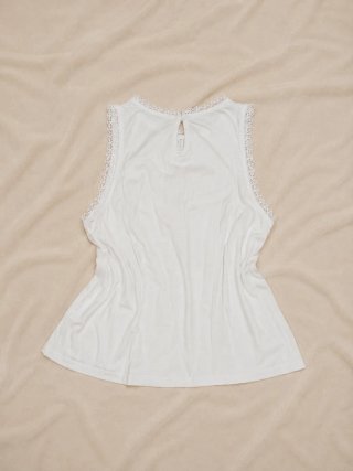 Stradivarius camiseta de encaje sin mangas blanca