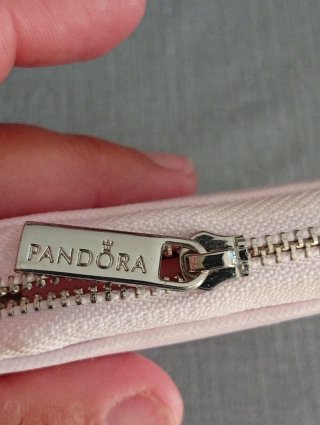 Monedero Pandora rosa crema