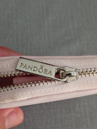 Monedero Pandora rosa crema
