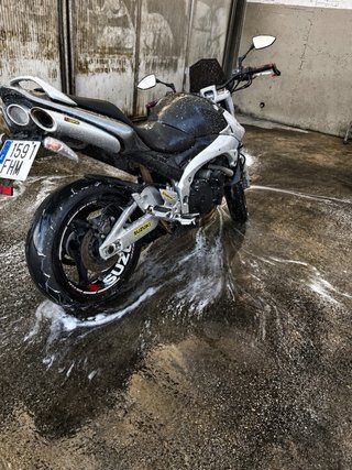 Suzuki GSR 600 Naked