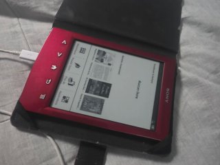 Sony e-reader rosso