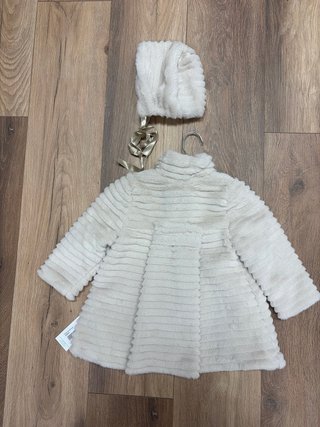 Conjunto abrigo pelo y capota niña Rigans 2 años