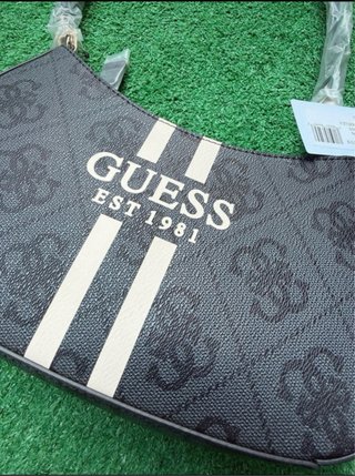 Bolso Guess Negro y Beige