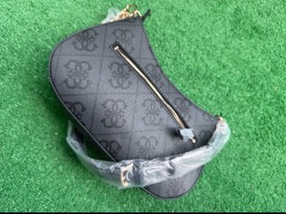 Bolso Guess Negro y Beige