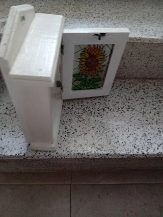 Armario para llaves con diseño de girasol