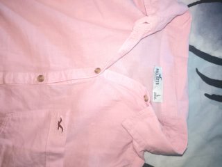 Camisas finas grises y rosas y blancas de Holliste
