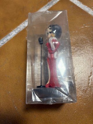 Figura Betty Boop Cantante con Micrófono