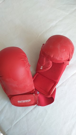 Guantillas Karate Outshock Talla S Rojas
