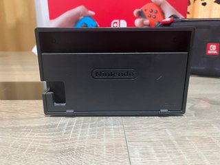 Nintendo Switch Azul y Rojo 2023