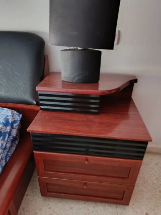 Cama y mesitas matrimonio. URGE VENTA