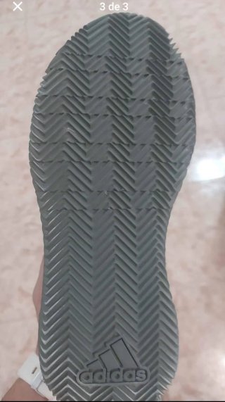 Tenis Adidas Negros Talla 42 de un solo uso