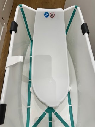 Bañera Stokke con Soporte y Adaptador Bebé