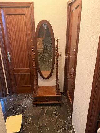 Specchio a figura intera in legno