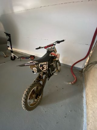 Moto Cross KTM Roja y Blanca