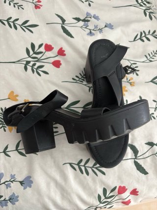 Sandalias Negras Tacón