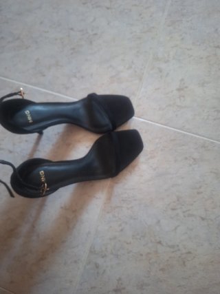 Zapatos de tacón negros Mango