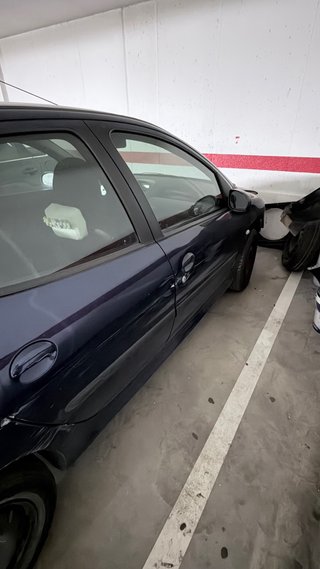 Vendo Peugeot 206 con golpe delantero.