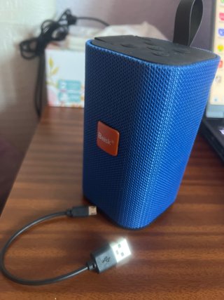 Altavoz Bluetooth Beisk con cargador