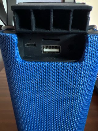 Altavoz Bluetooth Beisk con cargador