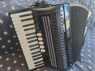 Fisarmonica HOHNER 72 Bassi