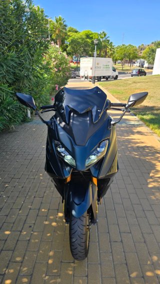 Yamaha T-MAX 560 Tech Max dark petrol 8.000 km !