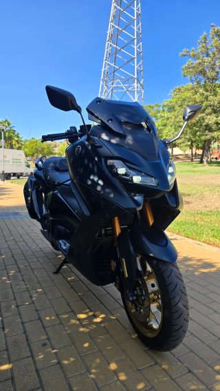 Yamaha T-MAX 560 Tech Max dark petrol 8.000 km !