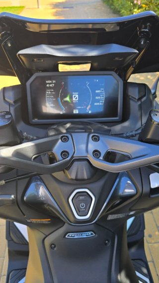 Yamaha T-MAX 560 Tech Max dark petrol 8.000 km !