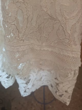 Vestido blanco encaje con detalles