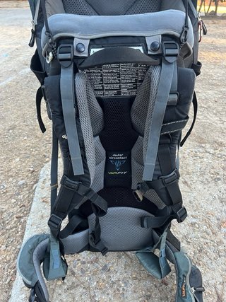 Mochila portabebés senderismo