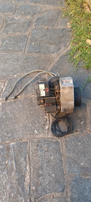Bruciatore per caldaia a gasolio