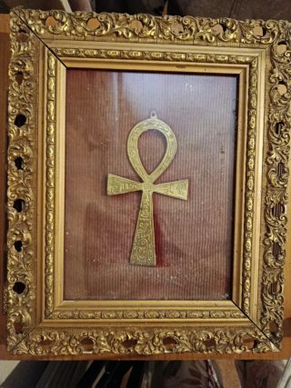 Marco Dorado Antiguo con Ankh Egipcio