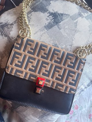 Bolso Fendi Beige y Negro (No es original)