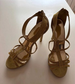 Sandalias doradas tacón alto talla 40