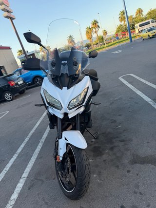Kawasaki Versys Blanca Moto Adventure Touring
