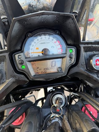 Kawasaki Versys Blanca Moto Adventure Touring