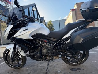 Kawasaki Versys Blanca Moto Adventure Touring
