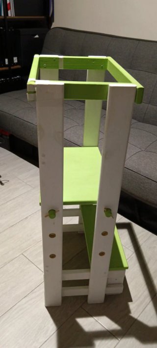 Torre de aprendizaje infantil verde