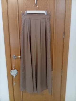 Pantalón ancho beige talla 38