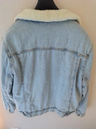 Cazadora vaquera Pull&Bear forrada Talla S