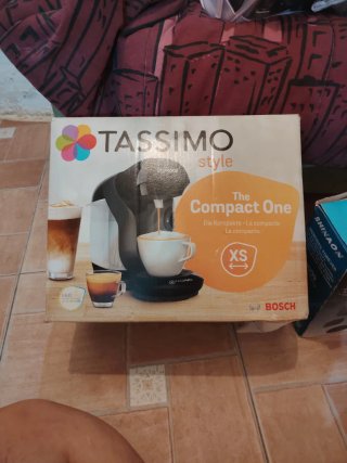 Cafetera Tassimo Bosch Compact One XS