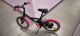 Bicicleta infantil 16" Btwin rosa y negra