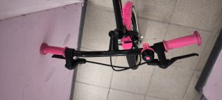 Bicicleta infantil 16" Btwin rosa y negra