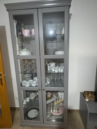 Vitrina LIATORP gris de IKEA