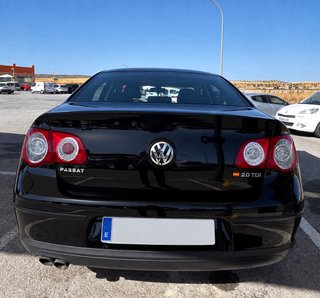 VOLKSWAGEN PASSAT 2.0 TDI