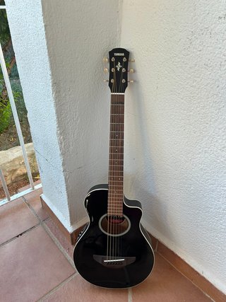 Guitarra Electroacústica Yamaha Viajera, APX T2