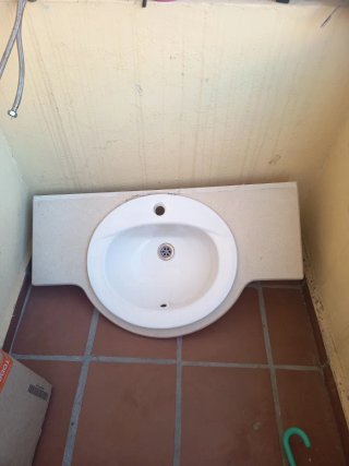 Lavabo de porcelana blanco