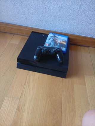 PS4 (PlayStation 4) Negra + Juego Battlefield 4