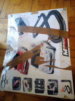 Scalextric Mondo Motors a escala 1/43
