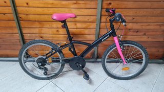 Bicicleta infantil Btwin negra y rosa